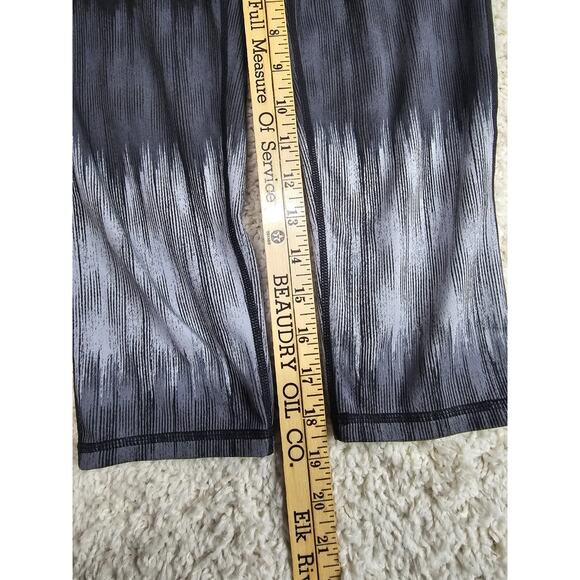 Athleta Leggings Womens Sz Small Charutanga Cropped Black Ombré Capri Sweatpants - Picture 3 of 11